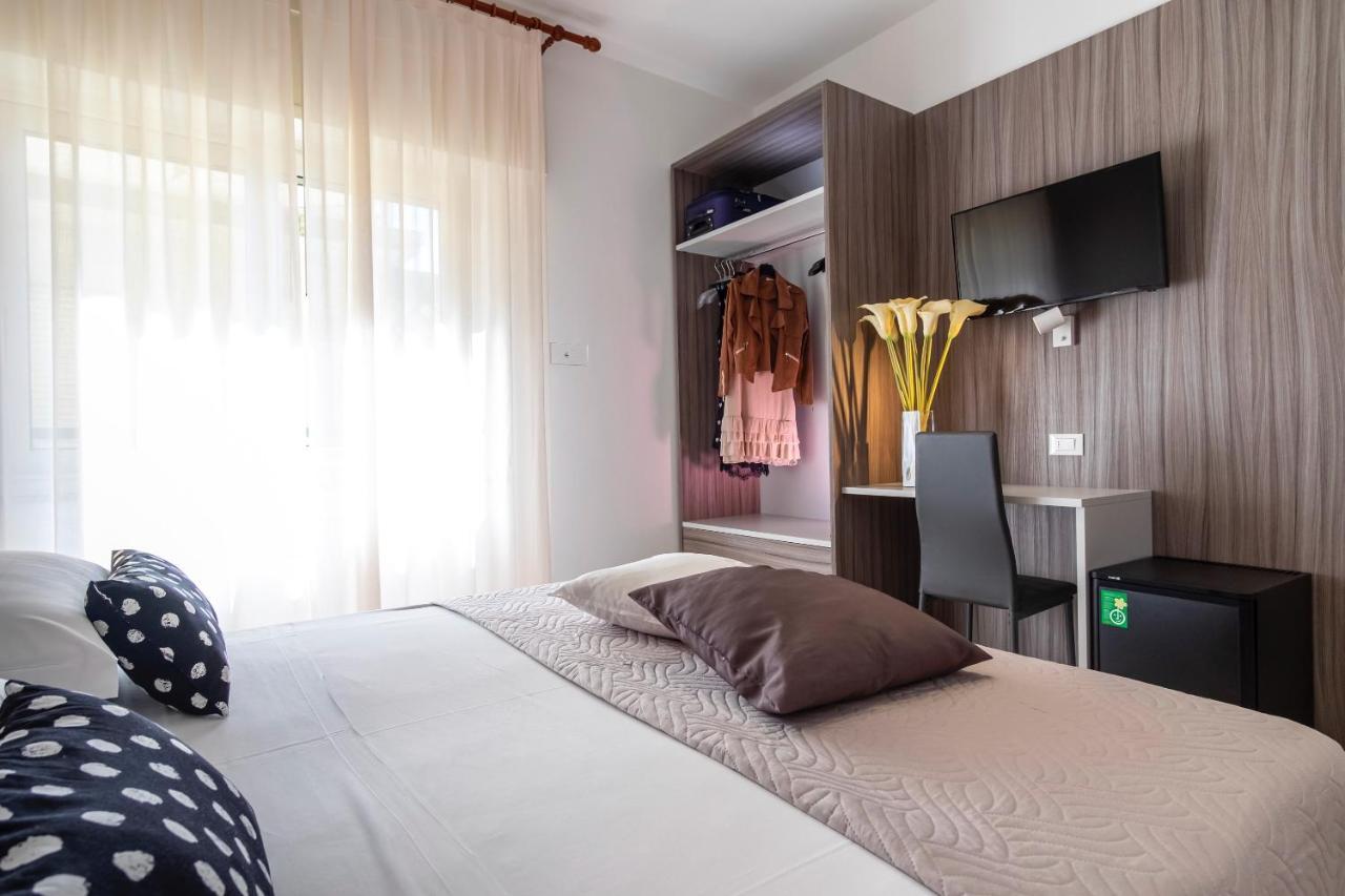 Hotel Mocambo Riccione Exterior photo
