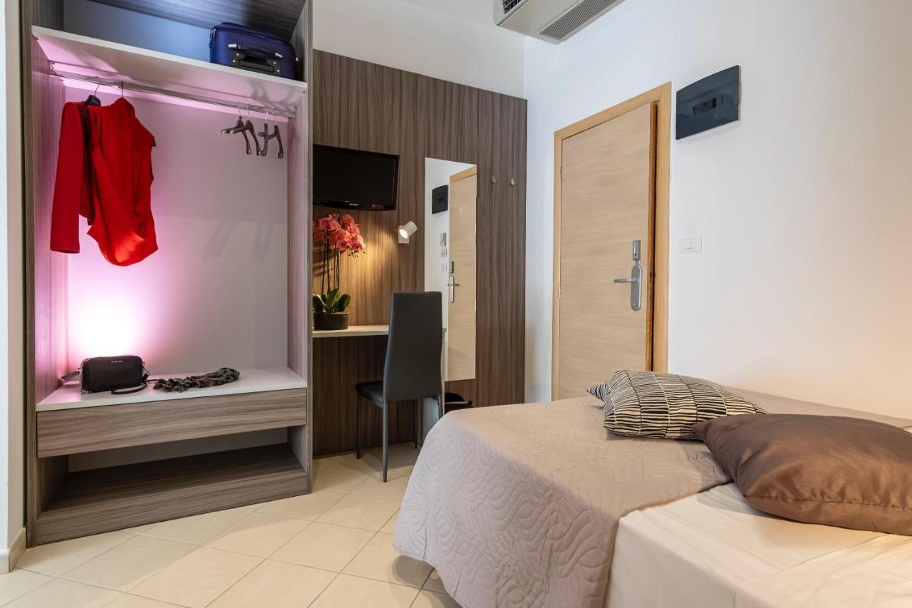 Hotel Mocambo Riccione Exterior photo