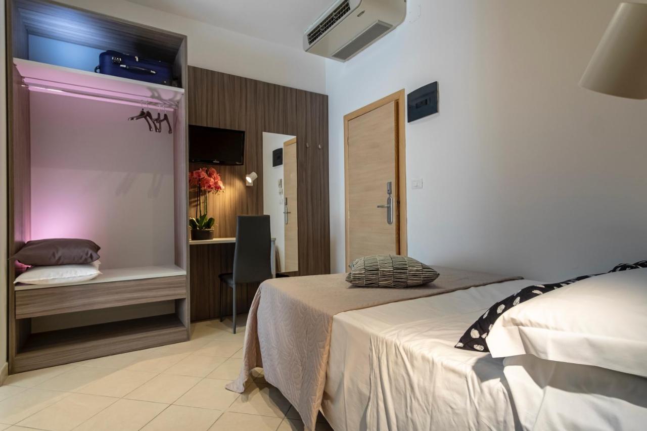 Hotel Mocambo Riccione Exterior photo