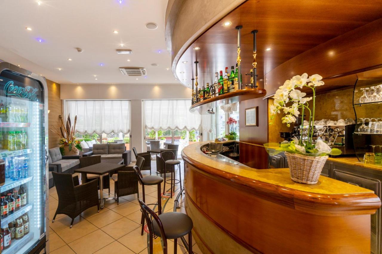 Hotel Mocambo Riccione Exterior photo