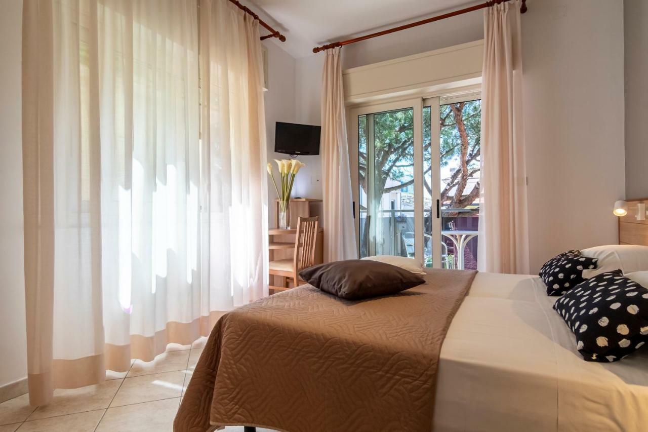 Hotel Mocambo Riccione Exterior photo